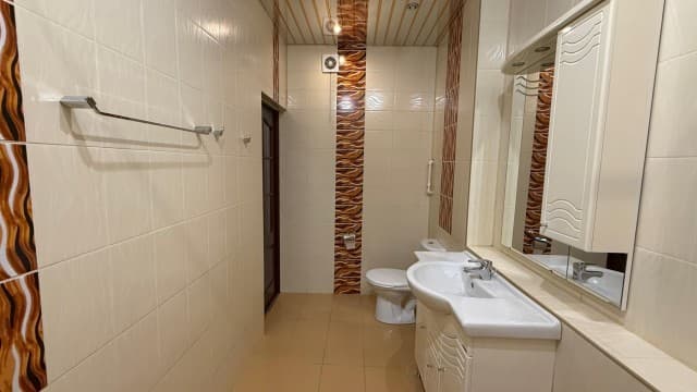 3 комн., 93 м², Инд. планировка, Сахацирк 14