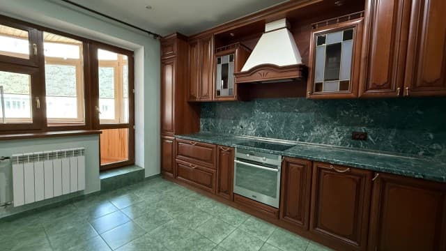 3 комн., 93 м², Инд. планировка, Сахацирк 2