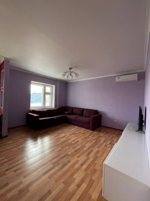 2 комн., 64 м², Инд. планировка, Сахацирк 3