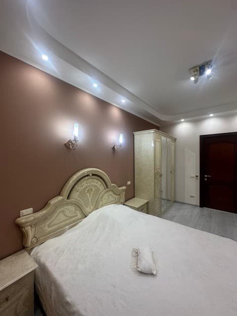 2 комн., 90 м², Инд. планировка, Дом быта 7