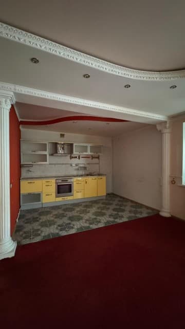 3 комн., 100 м², Блочный, ТЦ "Олонхо" 2