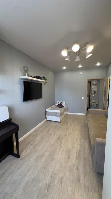 1 комн., 37 м², Блочный, Кинотеатр Лена 3