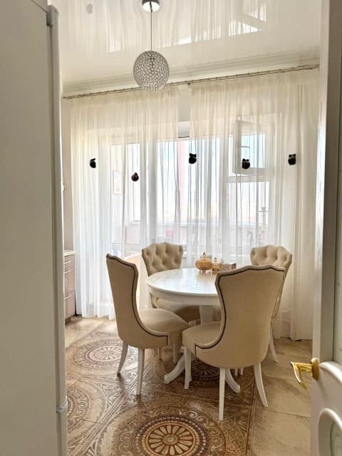 2 комн., 77 м², 112 серия, Областная больница, рынок "Манньыаттаах" 4