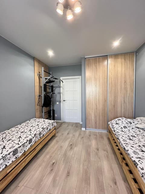 4 комн., 93 м², Блочный, Вилюйский тракт 11