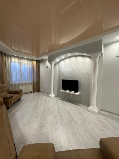 2 комн., 90 м², Инд. планировка, Дом быта 2