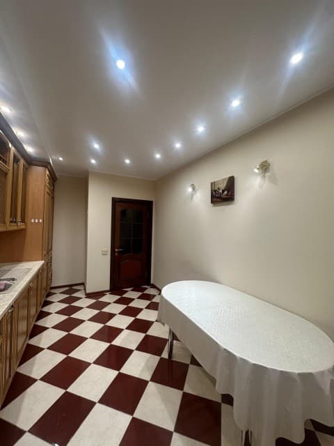 2 комн., 90 м², Инд. планировка, Дом быта 3