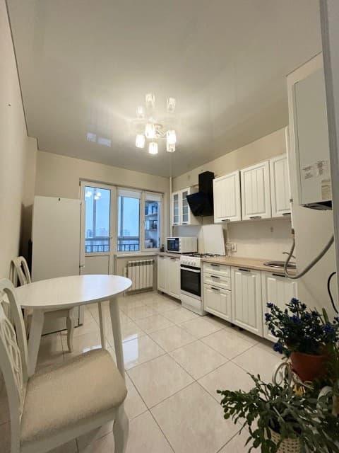 1 комн., 40 м², Монолитно-каркасный, Автодорожная 5