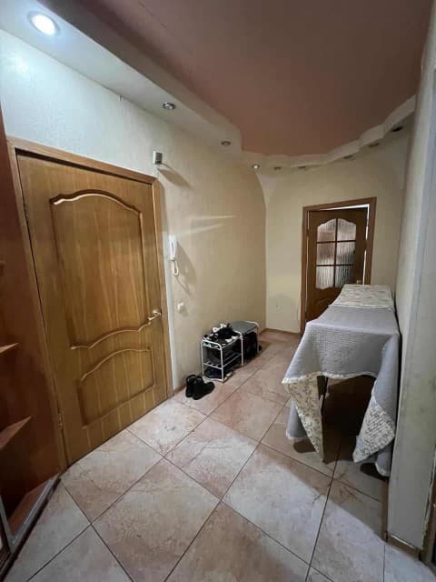 2 комн., 60 м², Блочный, Площадь Победы 2