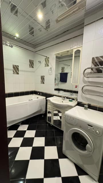 3 комн., 100 м², Блочный, ТЦ "Олонхо" 8