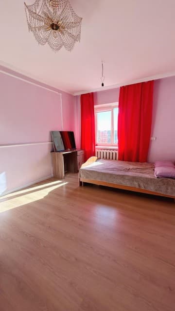 Больше 4 комн., 125 м², Инд. планировка, Областная больница, рынок "Манньыаттаах" 12