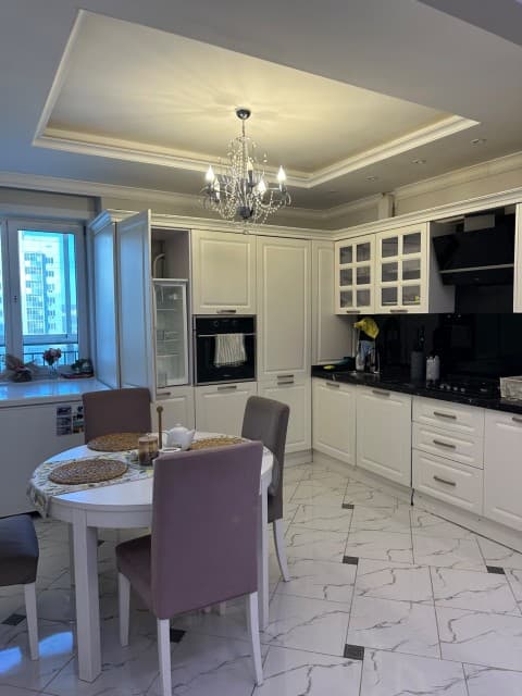 3 комн., 88 м², Монолитно-каркасный, Центр - район пл. Комсомольская 8