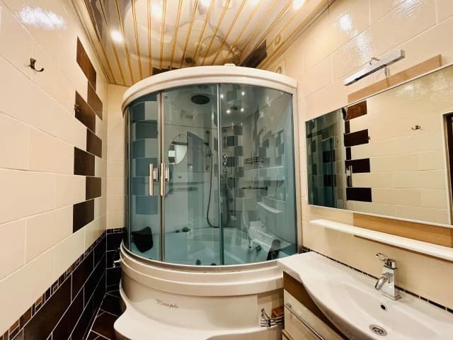 2 комн., 90 м², Инд. планировка, Дом быта 18