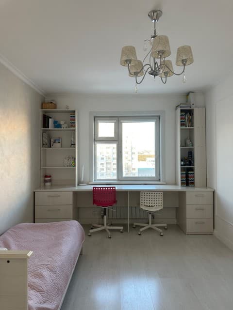 3 комн., 88 м², Монолитно-каркасный, Центр - район пл. Комсомольская 4