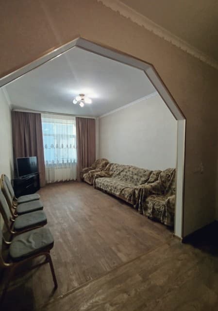 3 комн., 79 м², Сталинка, Центр - район пл. Орджоникидзе 6