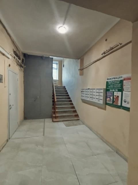 3 комн., 79 м², Сталинка, Центр - район пл. Орджоникидзе 11