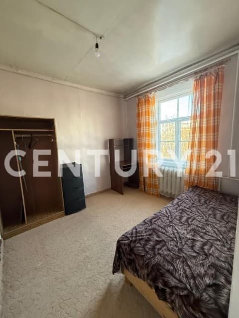 3 комн., 42 м², Дерев. б/у, Областная больница, рынок "Манньыаттаах" 7