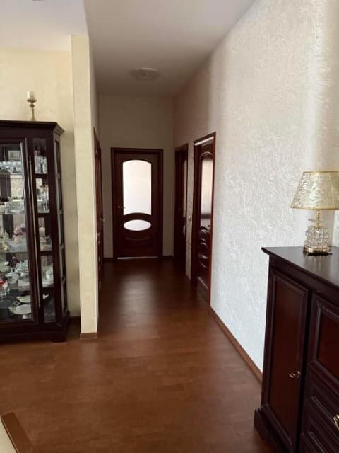 4 комн., 124 м², Монолитно-каркасный, Центр - район пл. Орджоникидзе 5