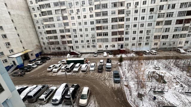 3 комн., 80 м², 112 серия, Областная больница, рынок "Манньыаттаах" 7