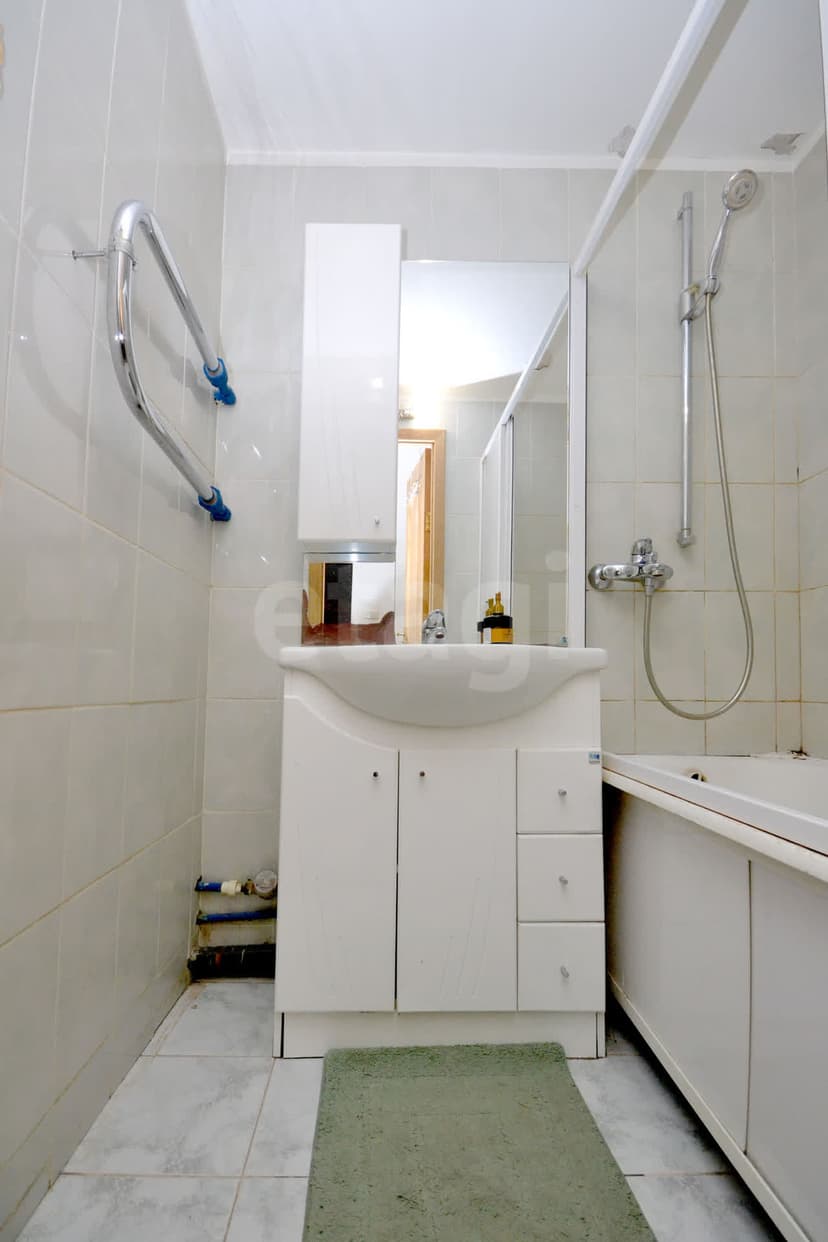 3 комн., 77 м², Инд. планировка 10