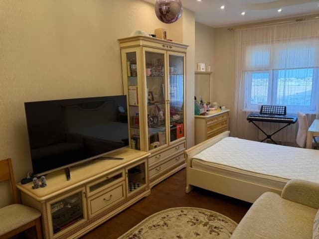 4 комн., 124 м², Монолитно-каркасный, Центр - район пл. Орджоникидзе 6