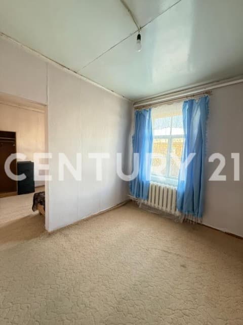 3 комн., 42 м², Дерев. б/у, Областная больница, рынок "Манньыаттаах" 6