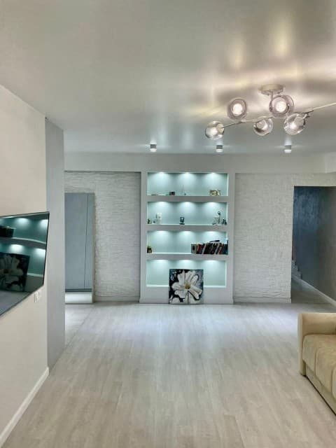 2 комн., 70 м², Блочный, Рынок Столичный 2