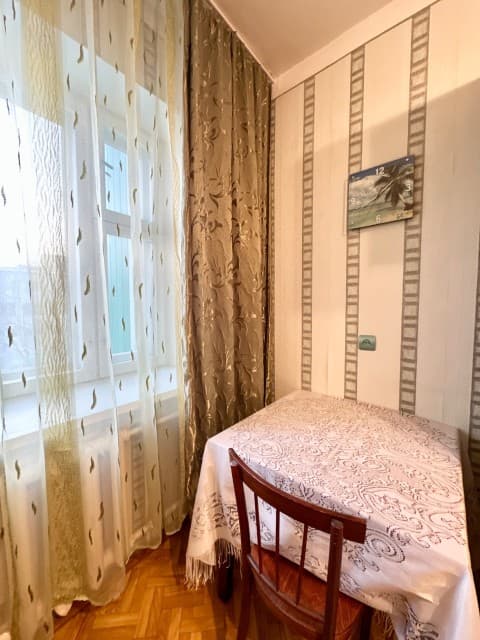 2 комн., 62 м², Блочный, 202 мкрн. 6