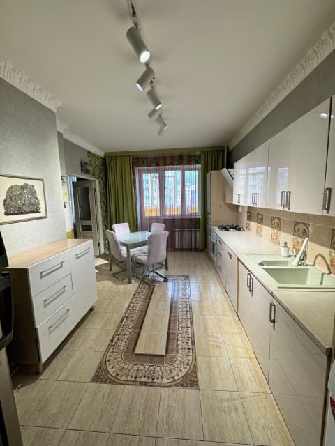 3 комн., Блочный, Сахацирк 3