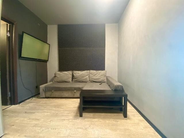 Студия, 112 серия, Авиапорт 10