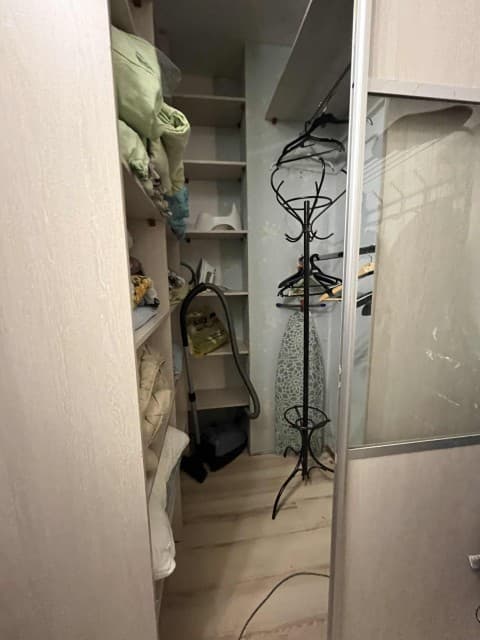 2 комн., 58 м², Монолитно-каркасный, Областная больница, рынок "Манньыаттаах" 4