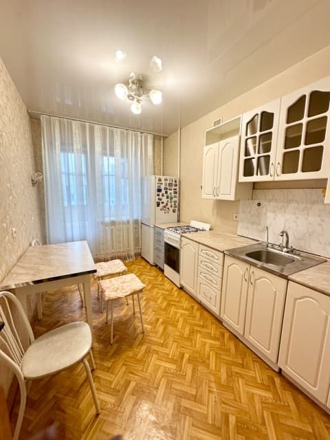 2 комн., 62 м², Блочный, 202 мкрн. 4