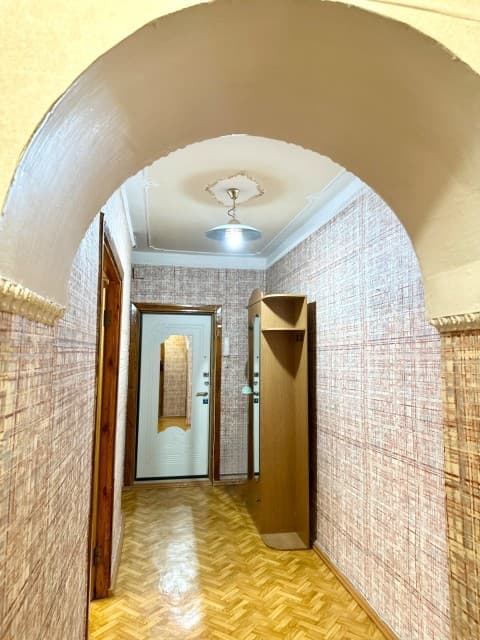 2 комн., 62 м², Блочный, 202 мкрн. 9