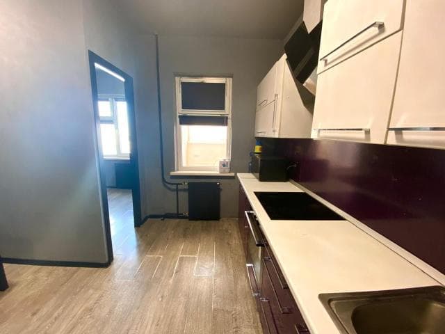 Студия, 112 серия, Авиапорт 11