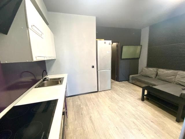 Студия, 112 серия, Авиапорт 9