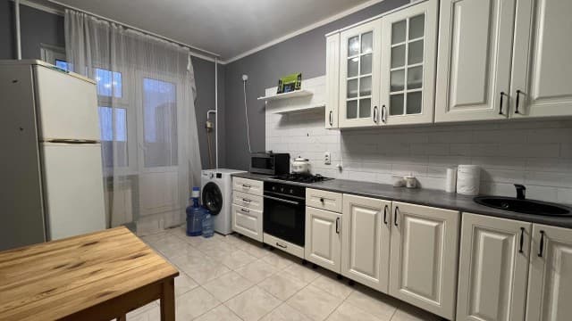 1 комн., 41 м², Монолитно-каркасный, Областная больница, рынок "Манньыаттаах" 3