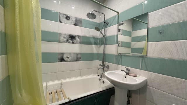 1 комн., 41 м², Монолитно-каркасный, Областная больница, рынок "Манньыаттаах" 2