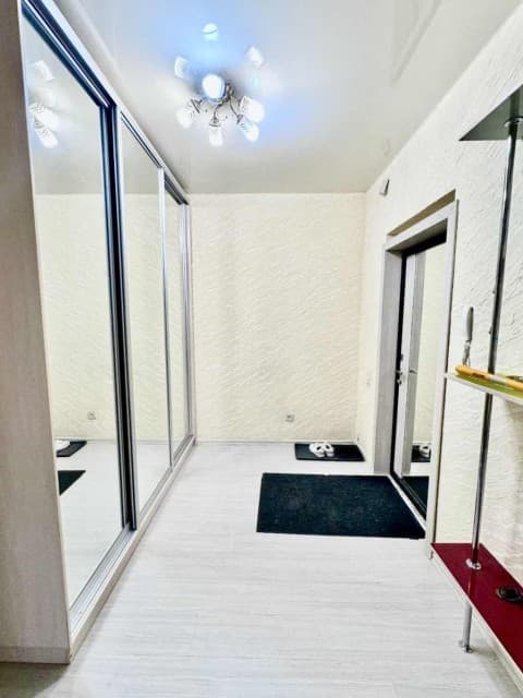 3 комн., 102 м², Инд. планировка, Сахацирк 10