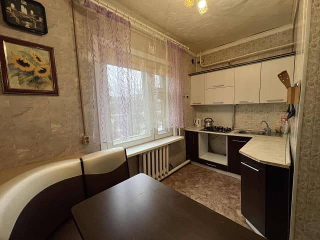 2 комн., 43 м², Дерев. б/у, Крытый рынок 2