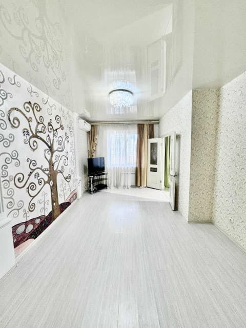 3 комн., 102 м², Инд. планировка, Сахацирк 6