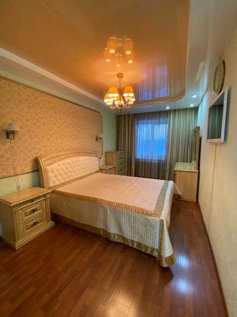 3 комн., Блочный, Площадь Победы 4