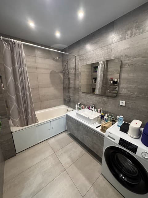 2 комн., 77 м², Инд. планировка, Сахацирк 2