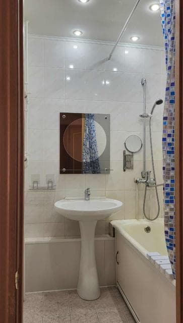 4 комн., 73 м², КПД, Центр - район пл. Орджоникидзе 4