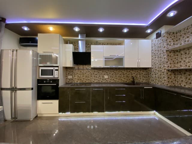 3 комн., Блочный, Площадь Победы 5