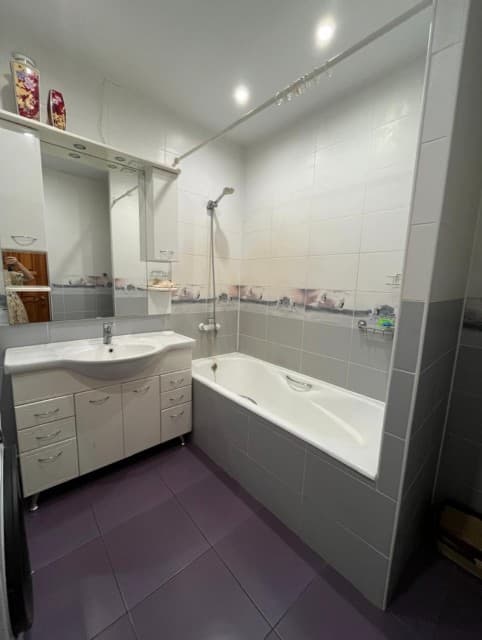 3 комн., 131 м², Монолитно-каркасный, Сайсары 2