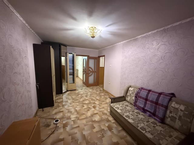 2 комн., 43 м², Сталинка, Дом быта 3