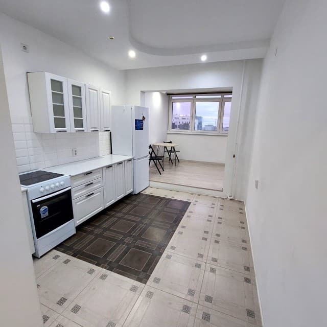 2 комн., 55 м², Монолитно-каркасный, Крестьянский рынок, стадион "Туймаада"