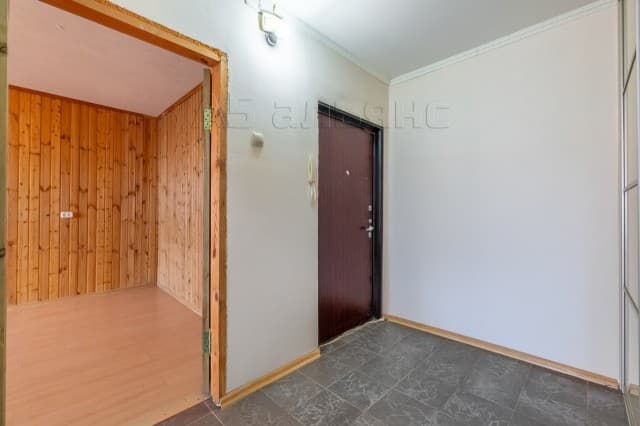 3 комн., 61 м², КПД, 202 мкрн. 17