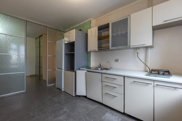 3 комн., 61 м², КПД, 202 мкрн. 5