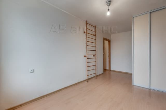 3 комн., 61 м², КПД, 202 мкрн. 4