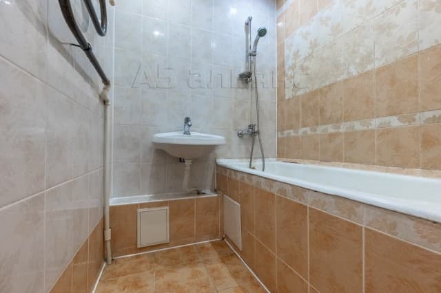 3 комн., 61 м², КПД, 202 мкрн. 15